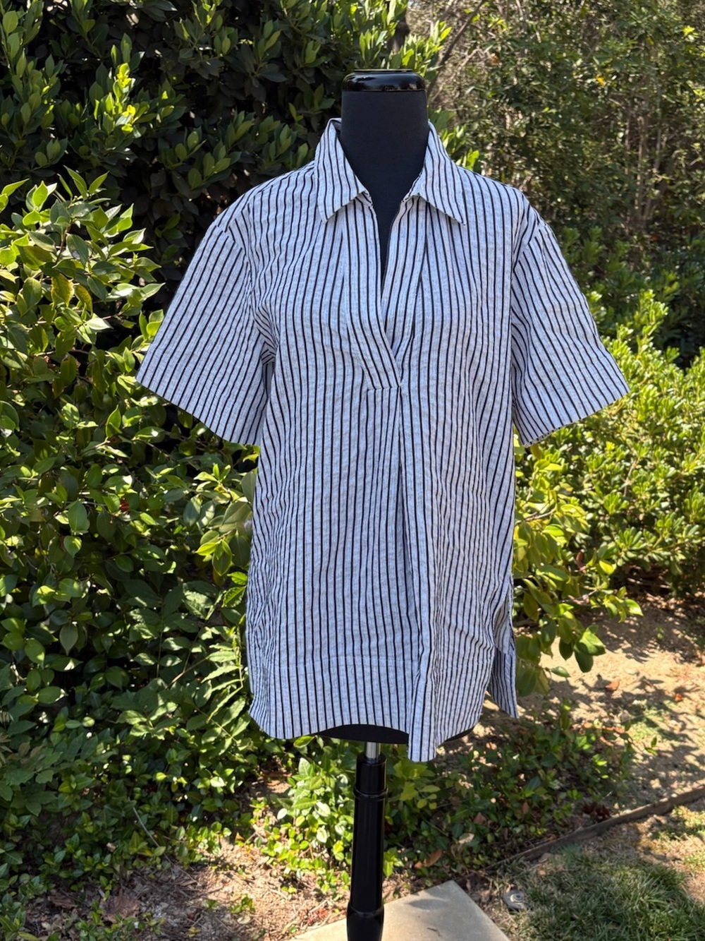 M.M. LaFleur New York short-sleeve top with raised braid stripes - Size L